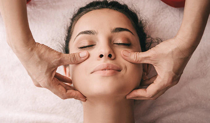 Tratamiento De Ojos con Facial Limpieza Profunda